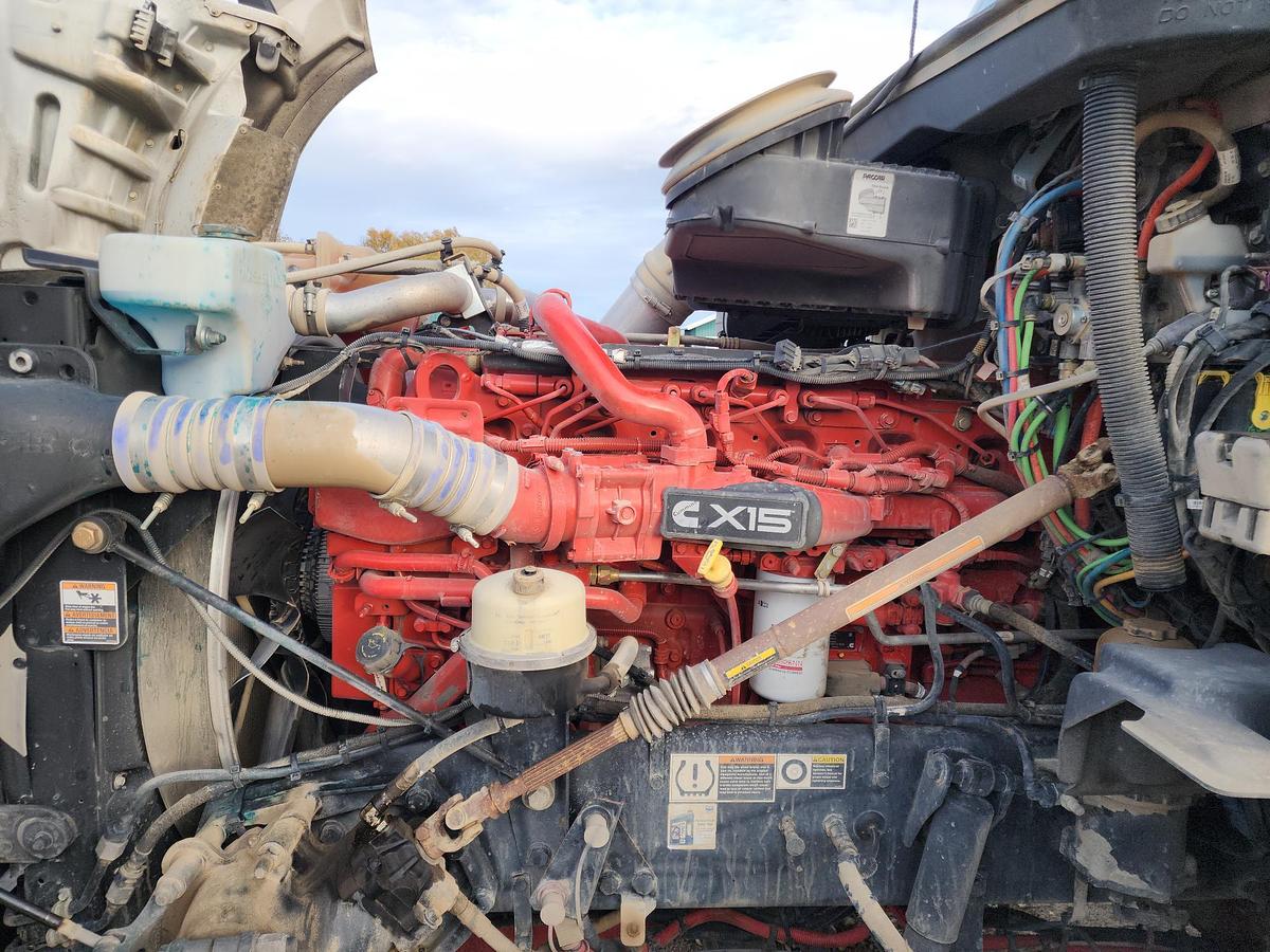 Used 2021 KENWORTH T880