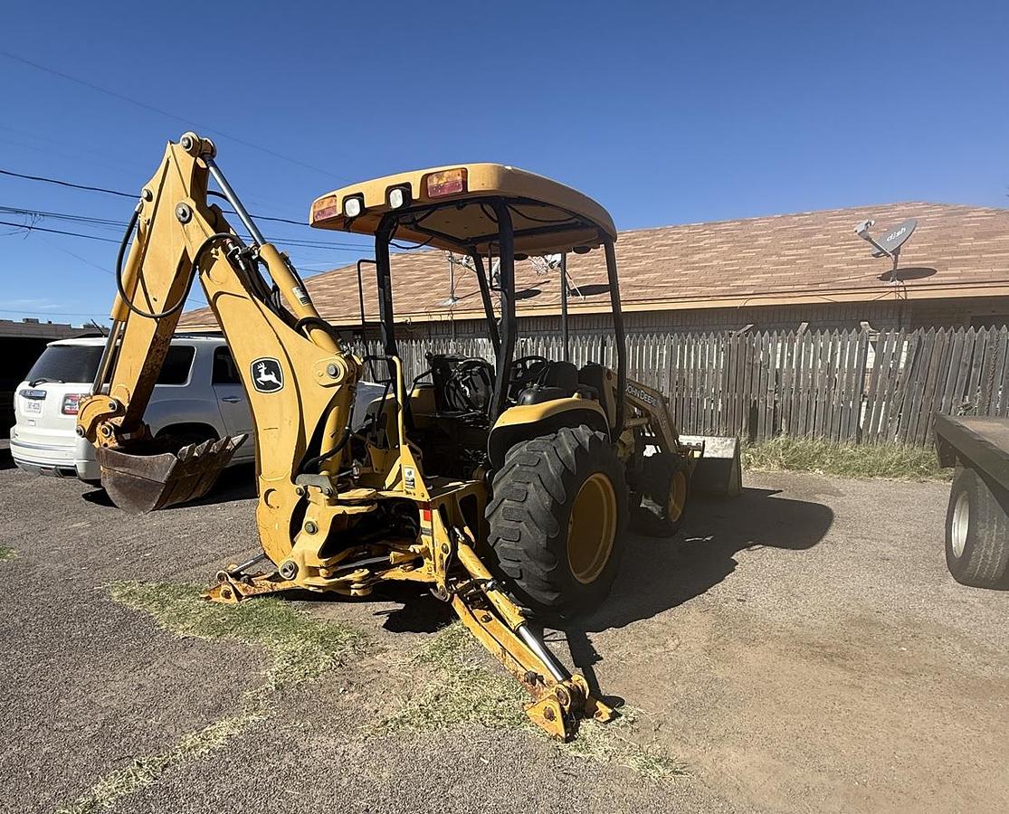 Used 2012 JOHN DEERE 110