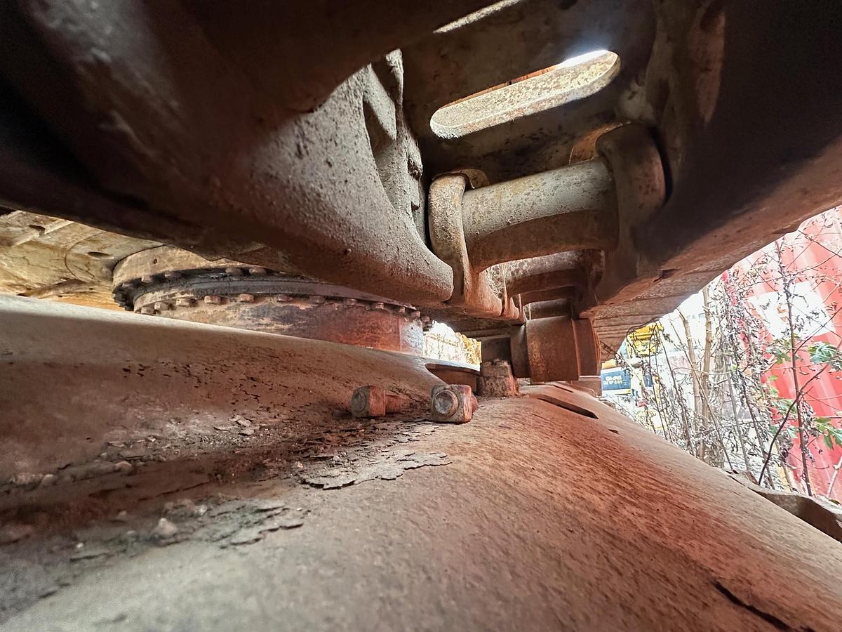 Used 2005 DEERE 330C LC