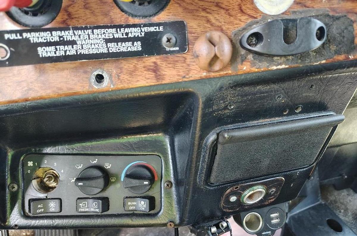 Used 1995 PETERBILT 379