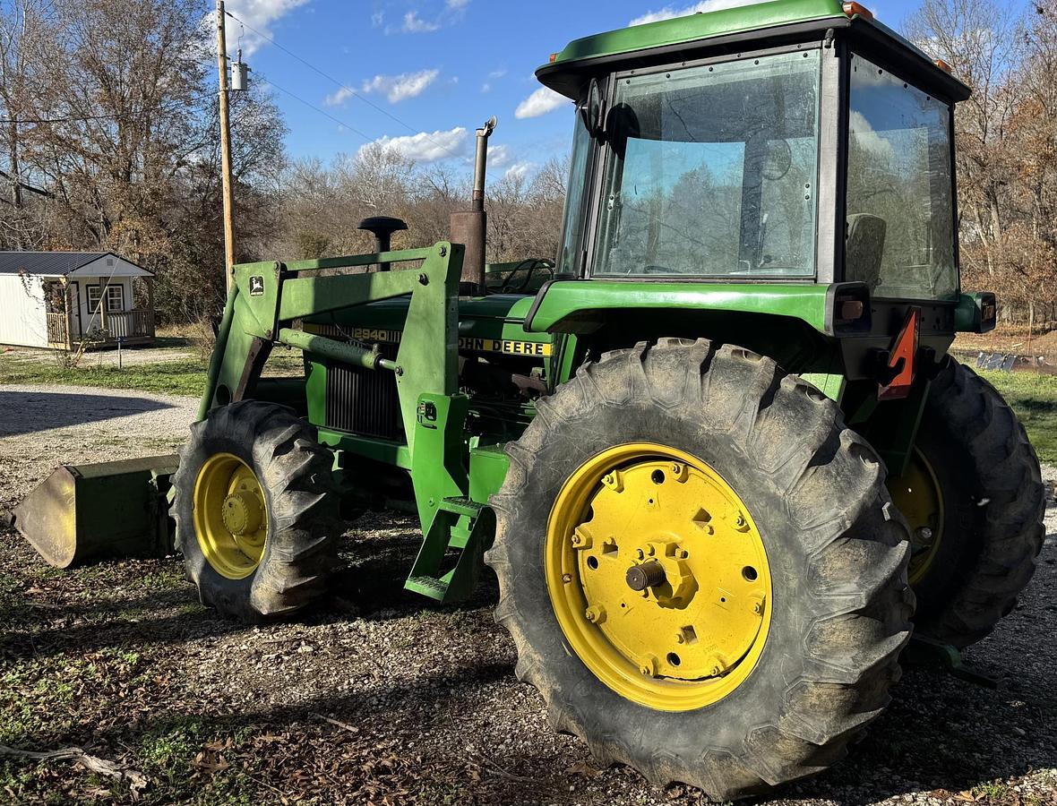 Used 1982 JOHN DEERE 2940