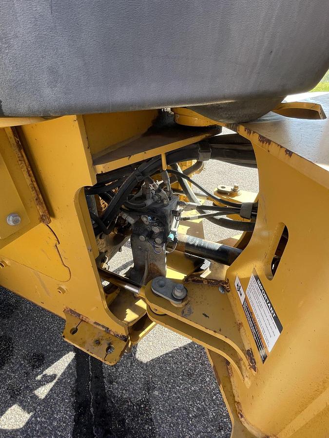 Used 2011 DEERE 544K