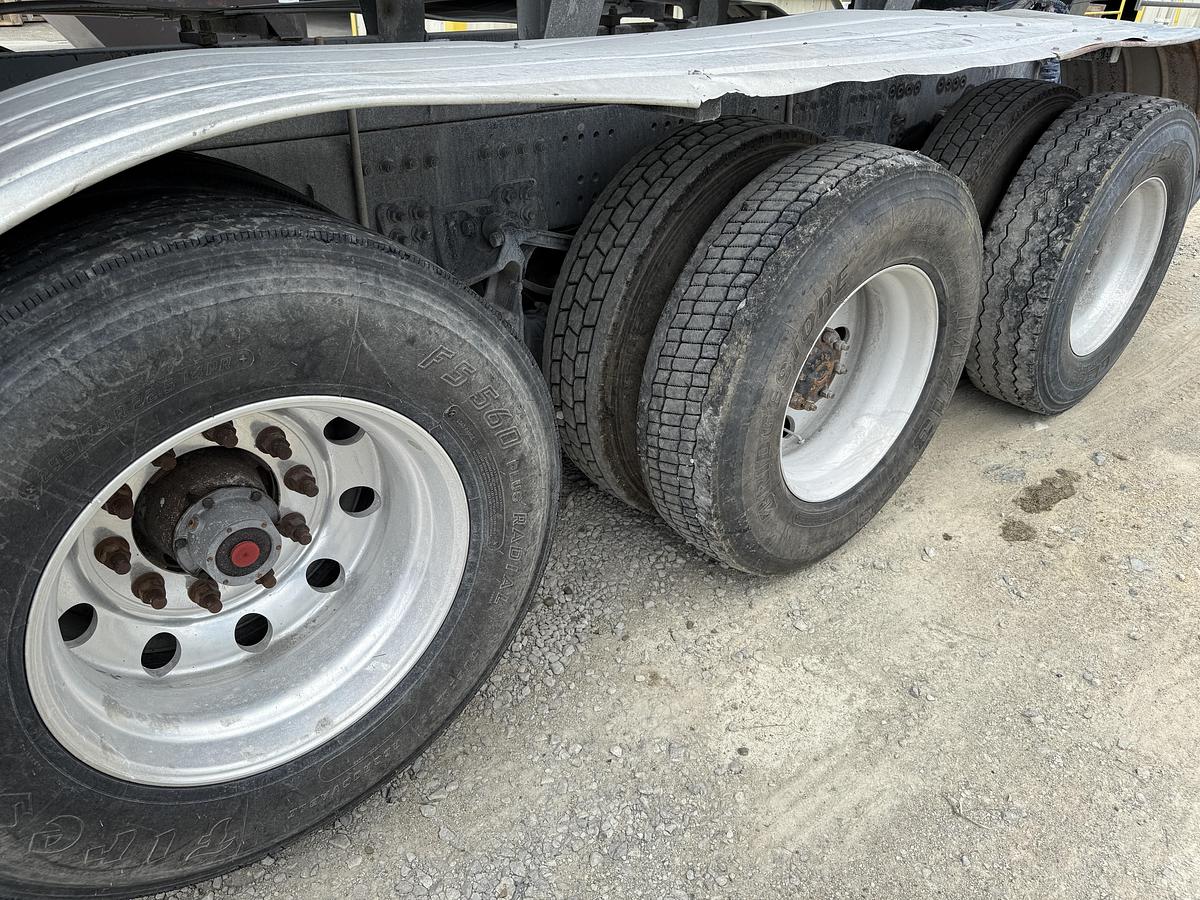 Used 2005 STERLING LT9500