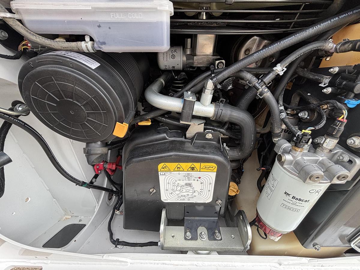 Used 2022 BOBCAT T76