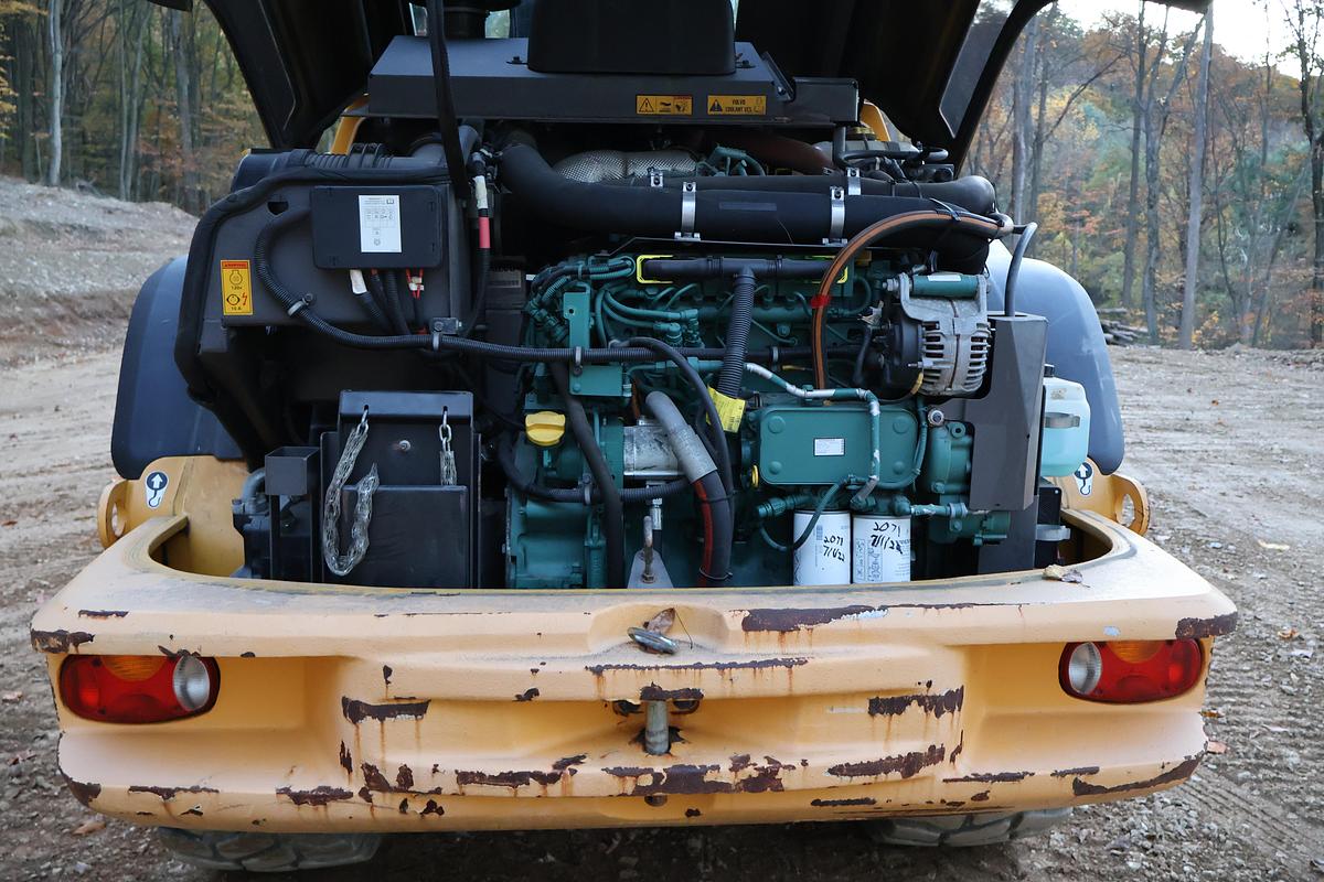 Used 2014 VOLVO L50G