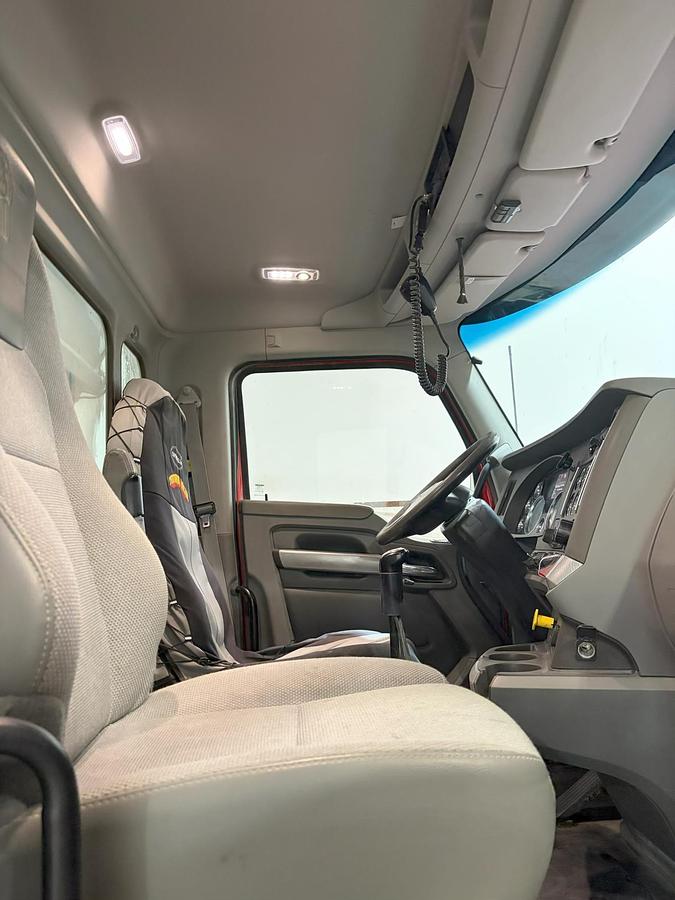 Used 2018 KENWORTH T880