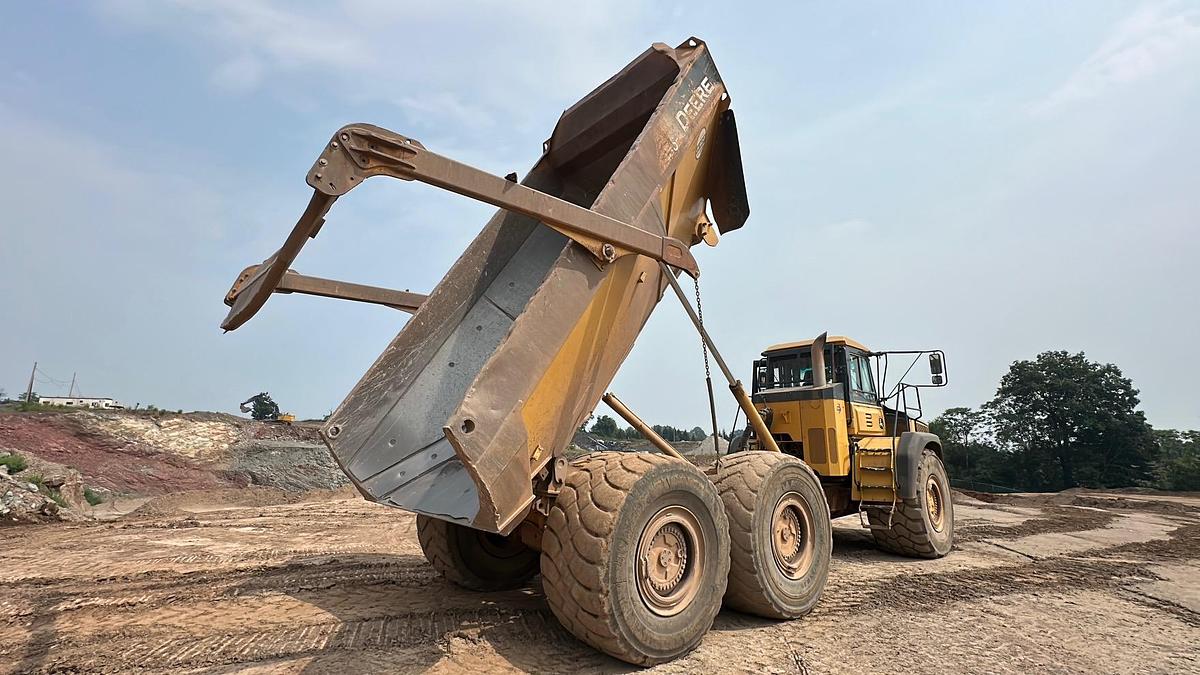 Used 2014 DEERE 460E Off Road Dump