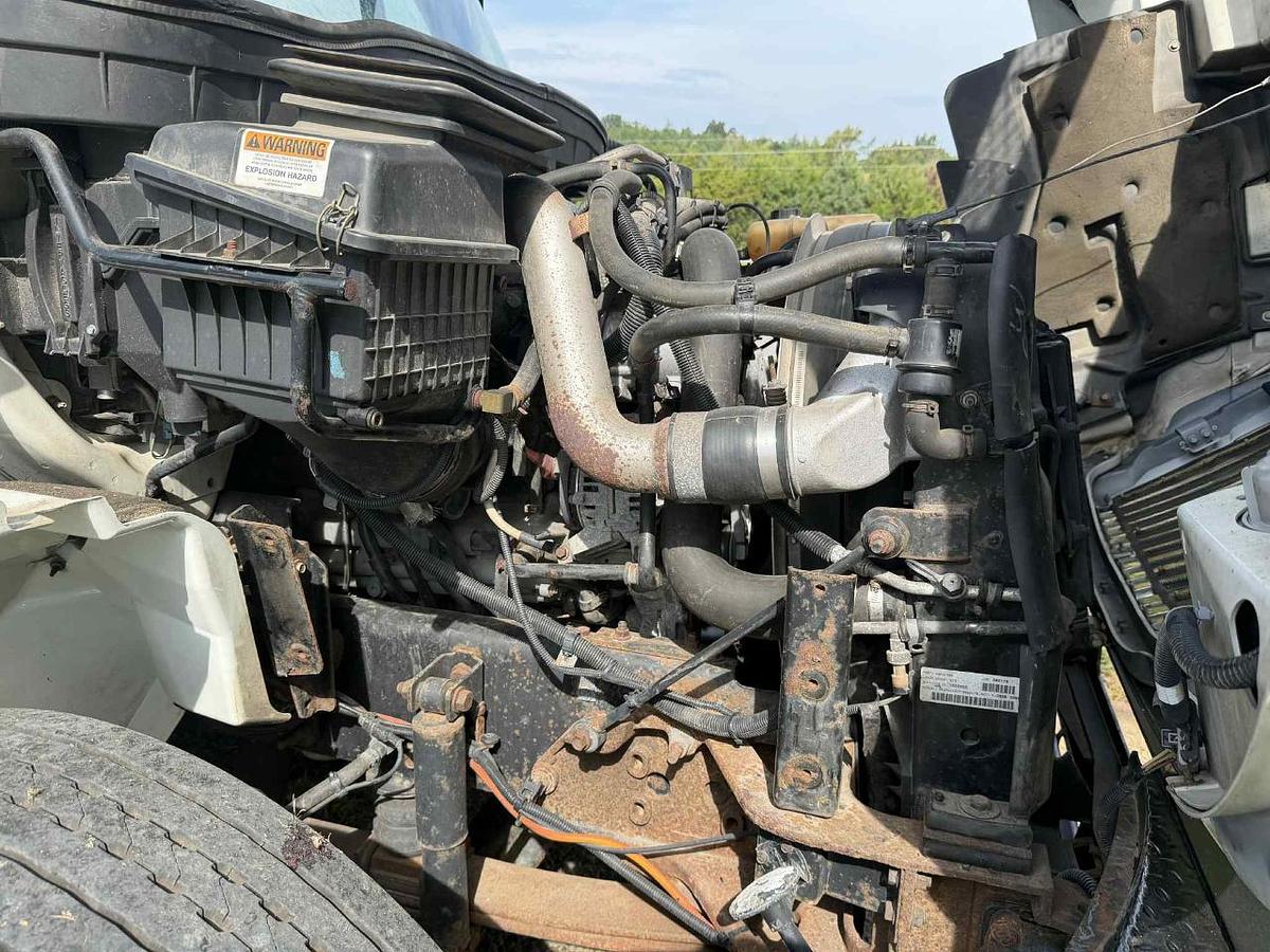 Used 2011 INTERNATIONAL 4300 Chipper Dump