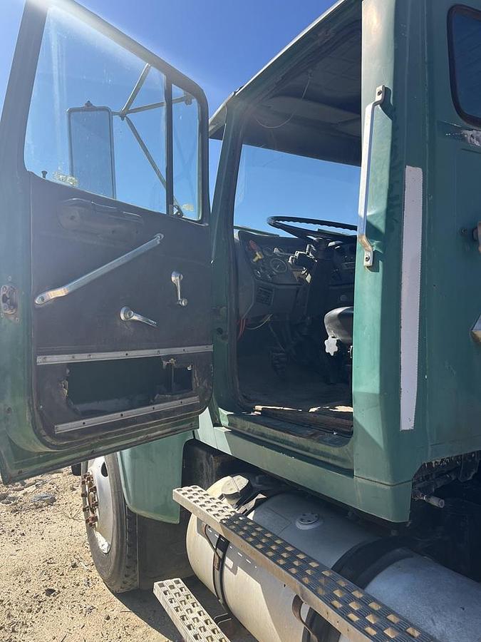 Used 1988 FORD LTL-9000