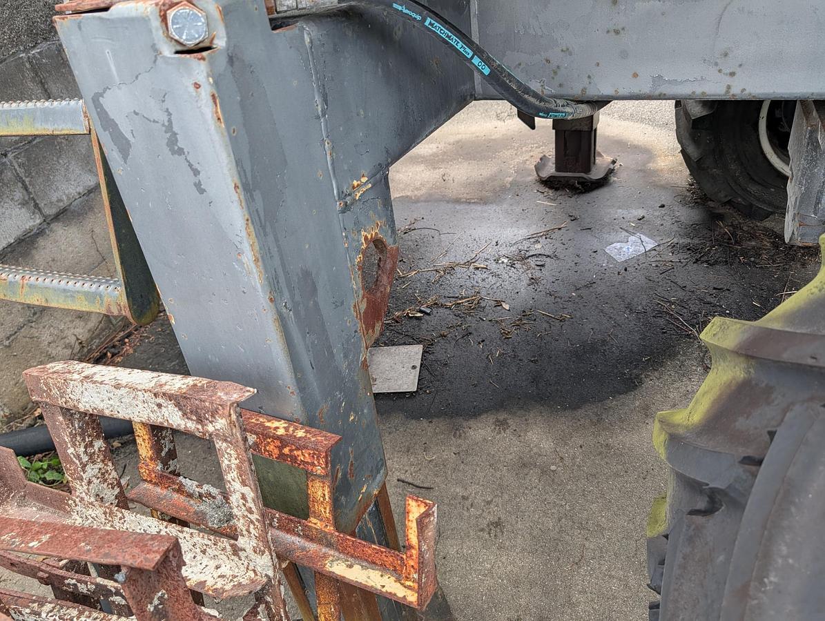 Used 1999 SOMERO S-240 Laser Screed