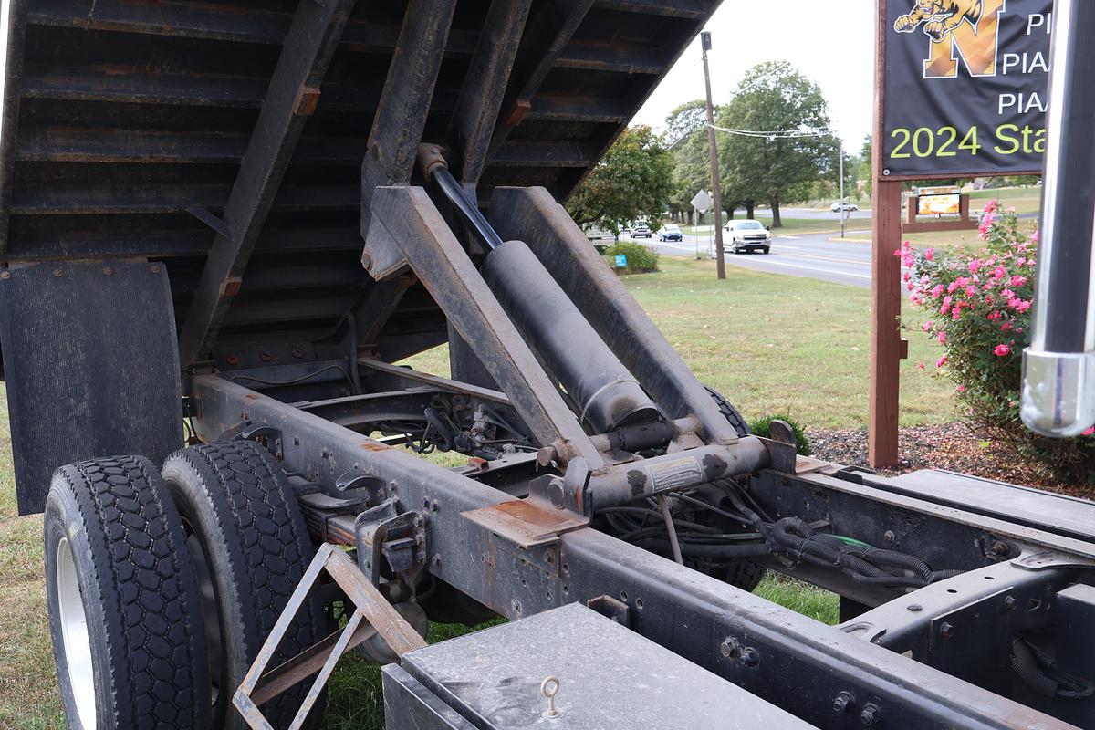 Used 2003 FREIGHTLINER FL70