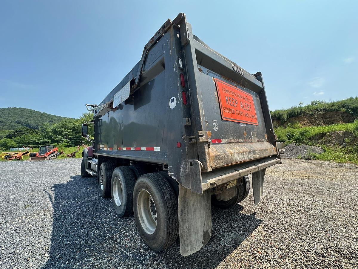 Used 2019 MACK Granite GR64F