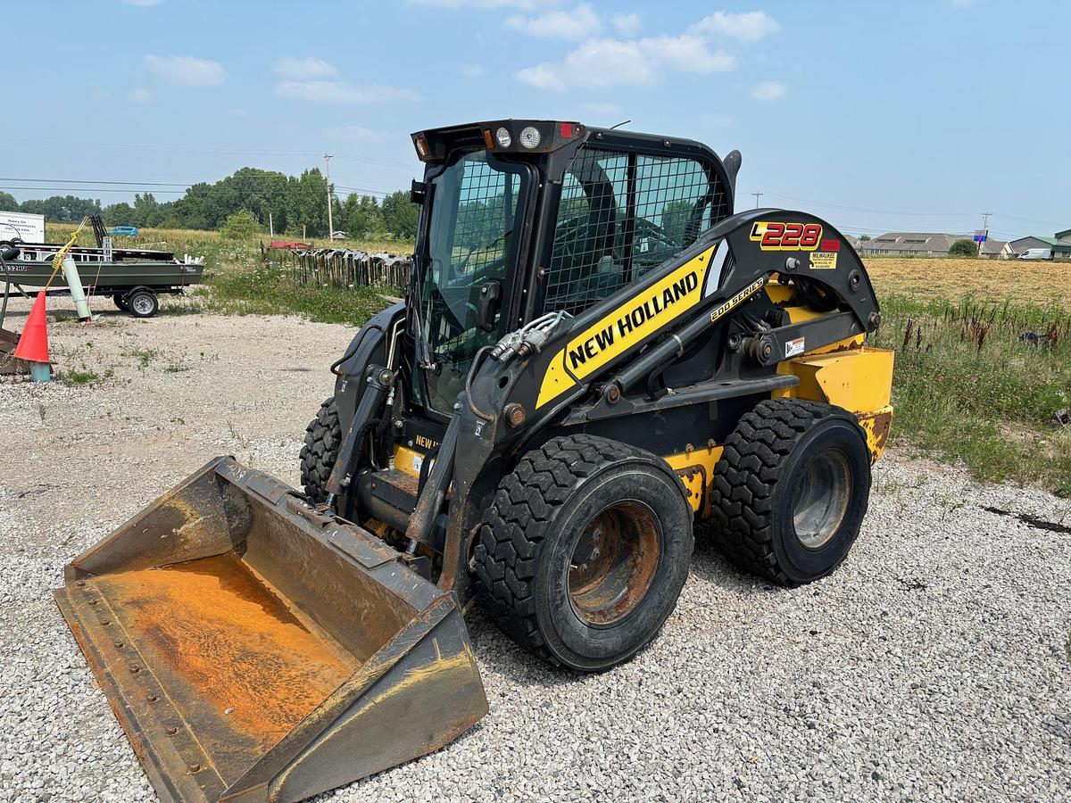 Used 2018 NEW HOLLAND L228