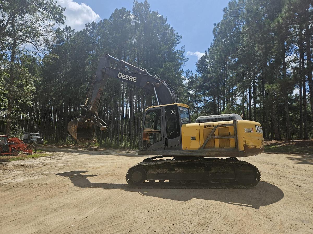 Used 2010 DEERE 200D