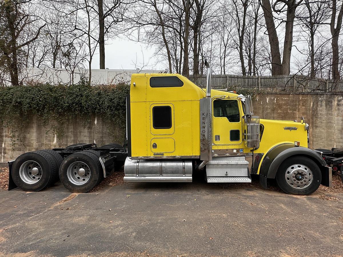 Used 2001 KENWORTH W900 AeroCab