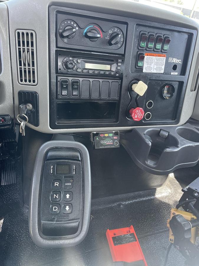 Used 2013 INTERNATIONAL 4300 Utility Bucket