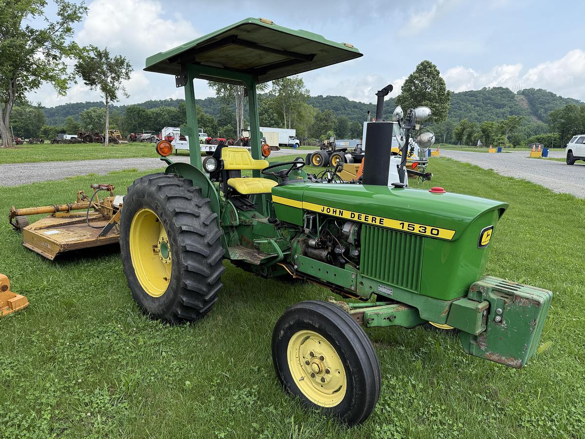 Used 1975 JOHN DEERE 1530