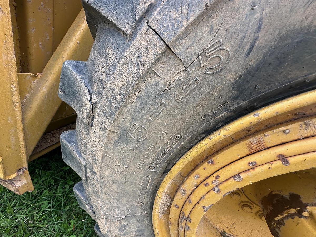 Used 1984 JOHN DEERE 762