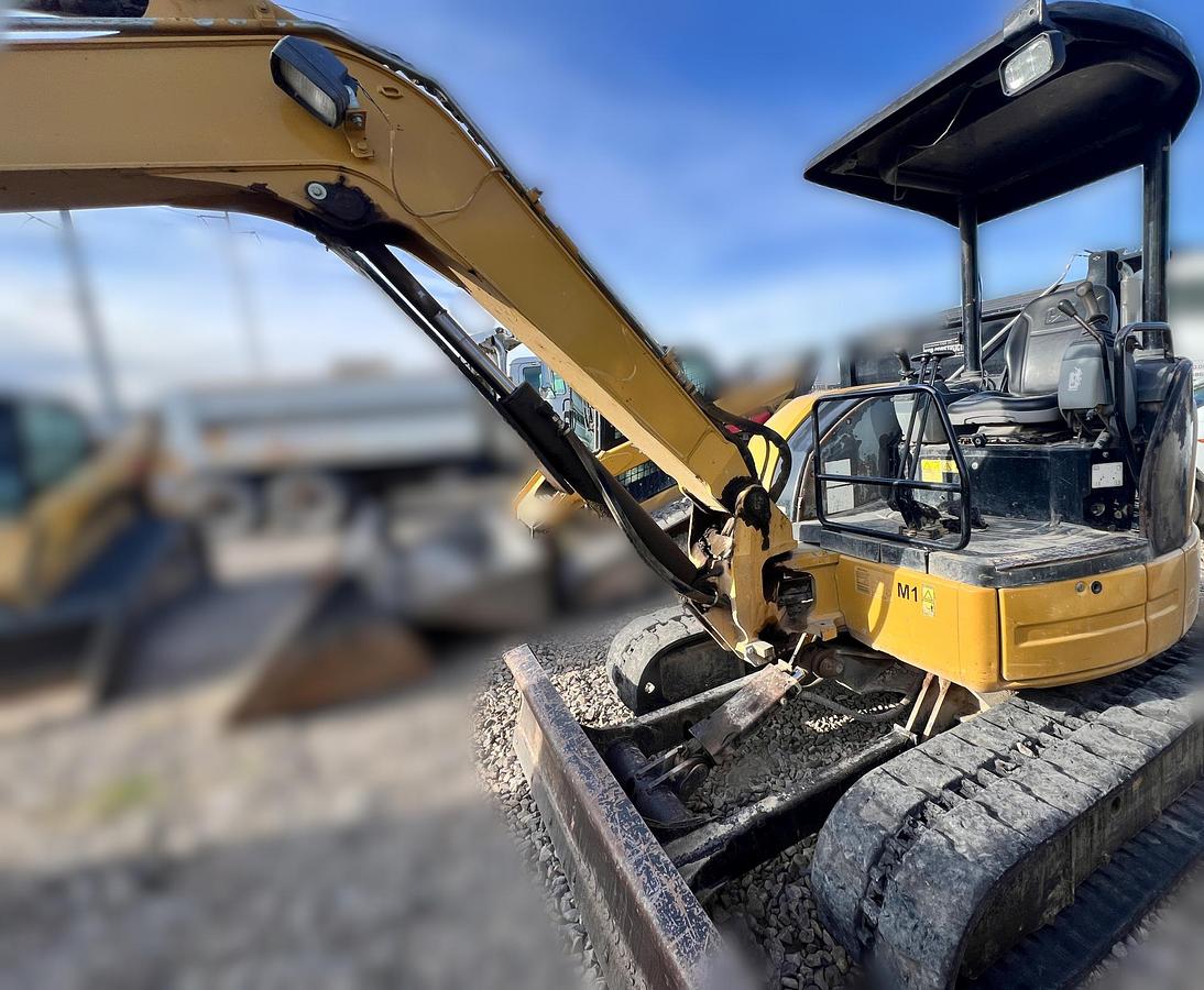 Used 2004 CATERPILLAR 305Cr
