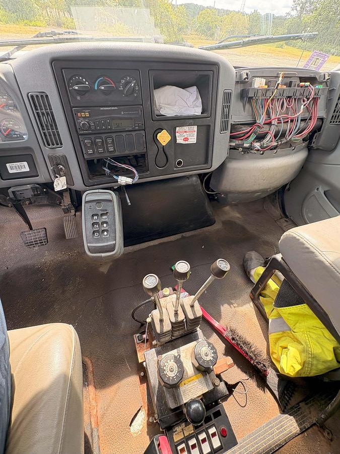 Used 2004 INTERNATIONAL WorkStar 7300