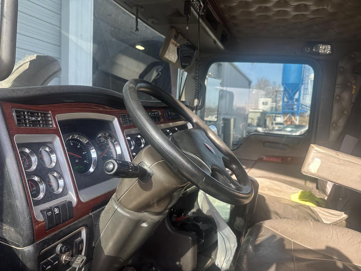 Used 2006 KENWORTH T800