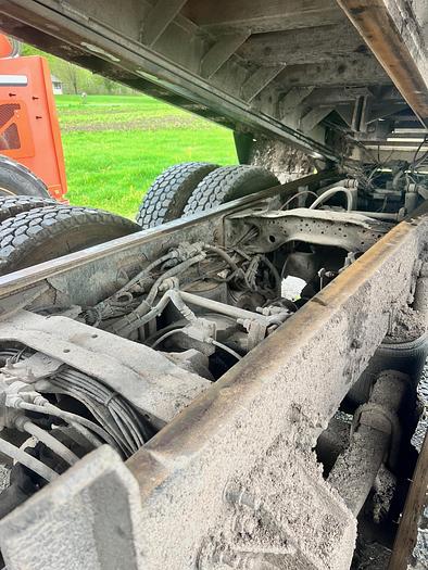 Used 2005 MACK Granite CV713