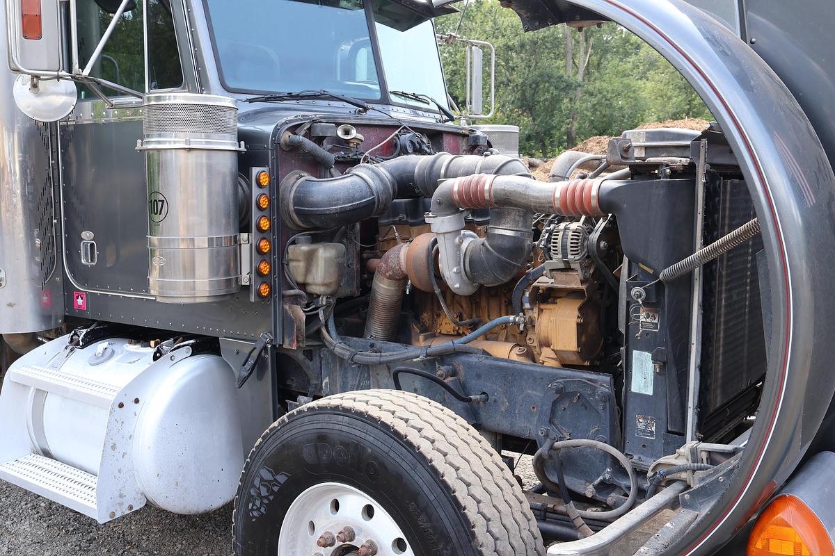 Used 2001 PETERBILT 379