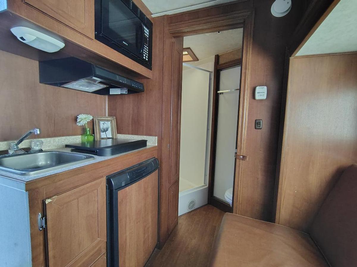 Used 2015  Select 32 x 102