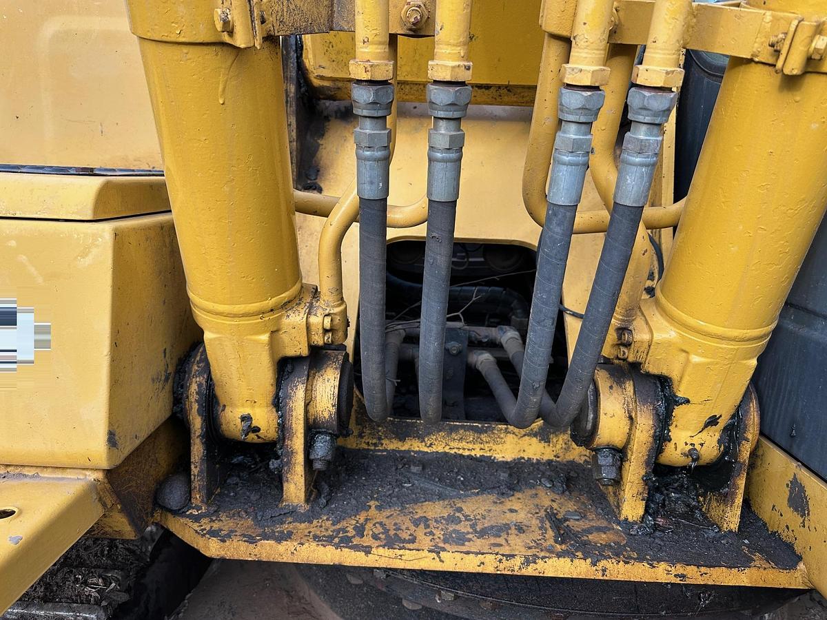 Used 2005 DEERE 160C LC