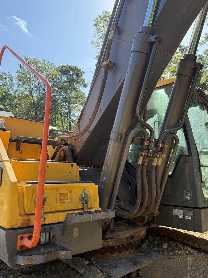 Used 2019 VOLVO EC350EL