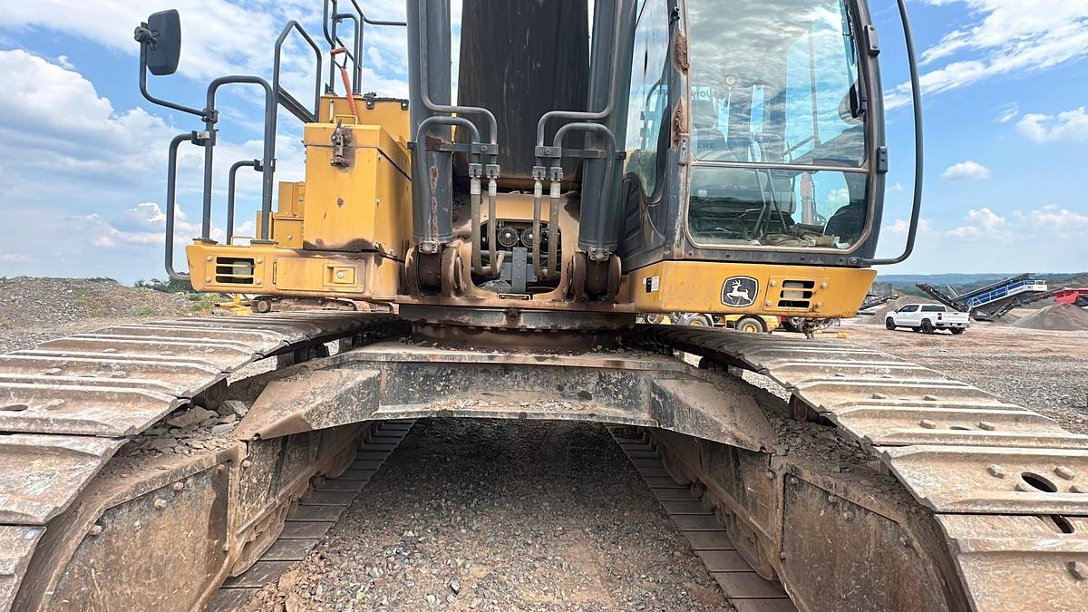 Used 2023 DEERE 670P