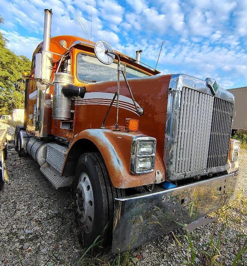 Used 1998 INTERNATIONAL 9300