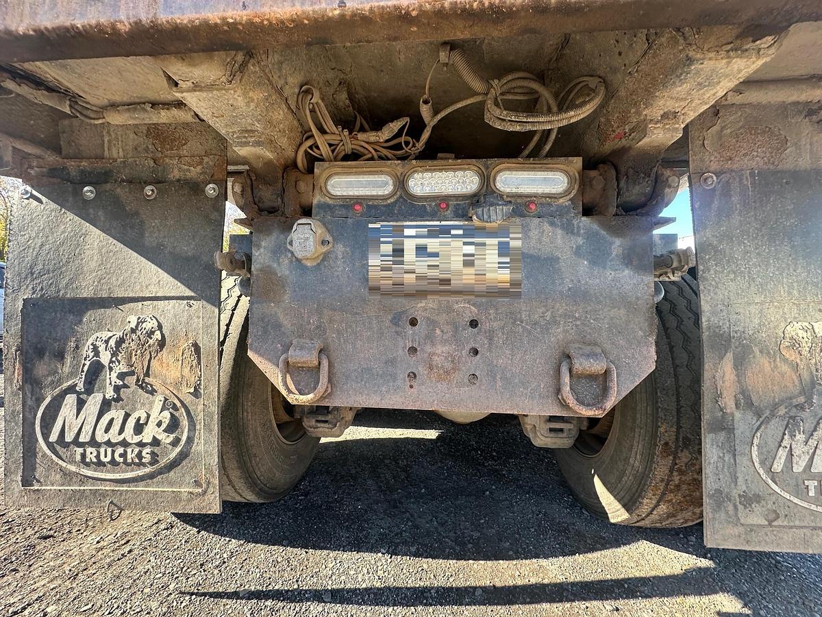 Used 2006 MACK Granite CV713