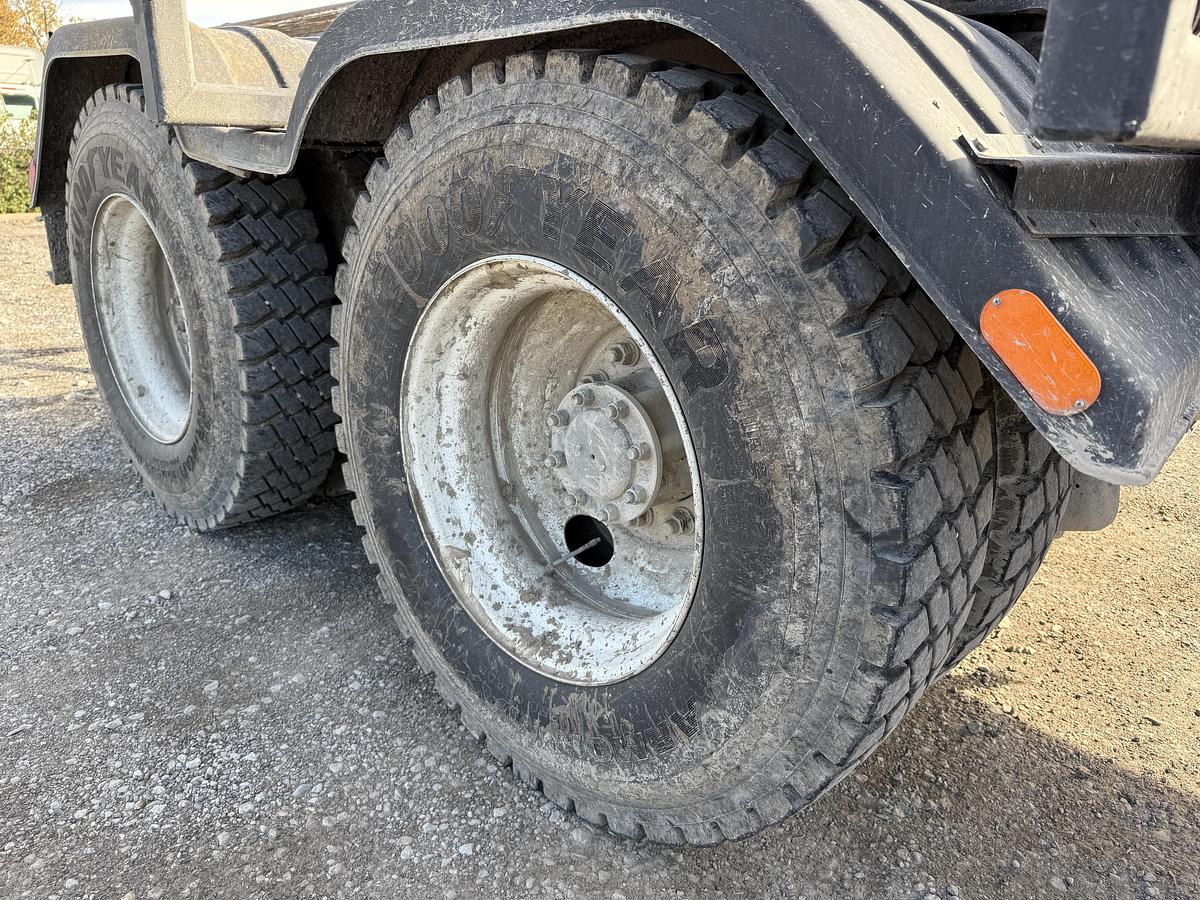 Used 2016 PETERBILT 348