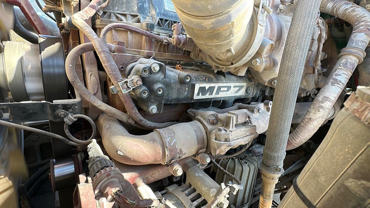 Used 2019 MACK GR64B