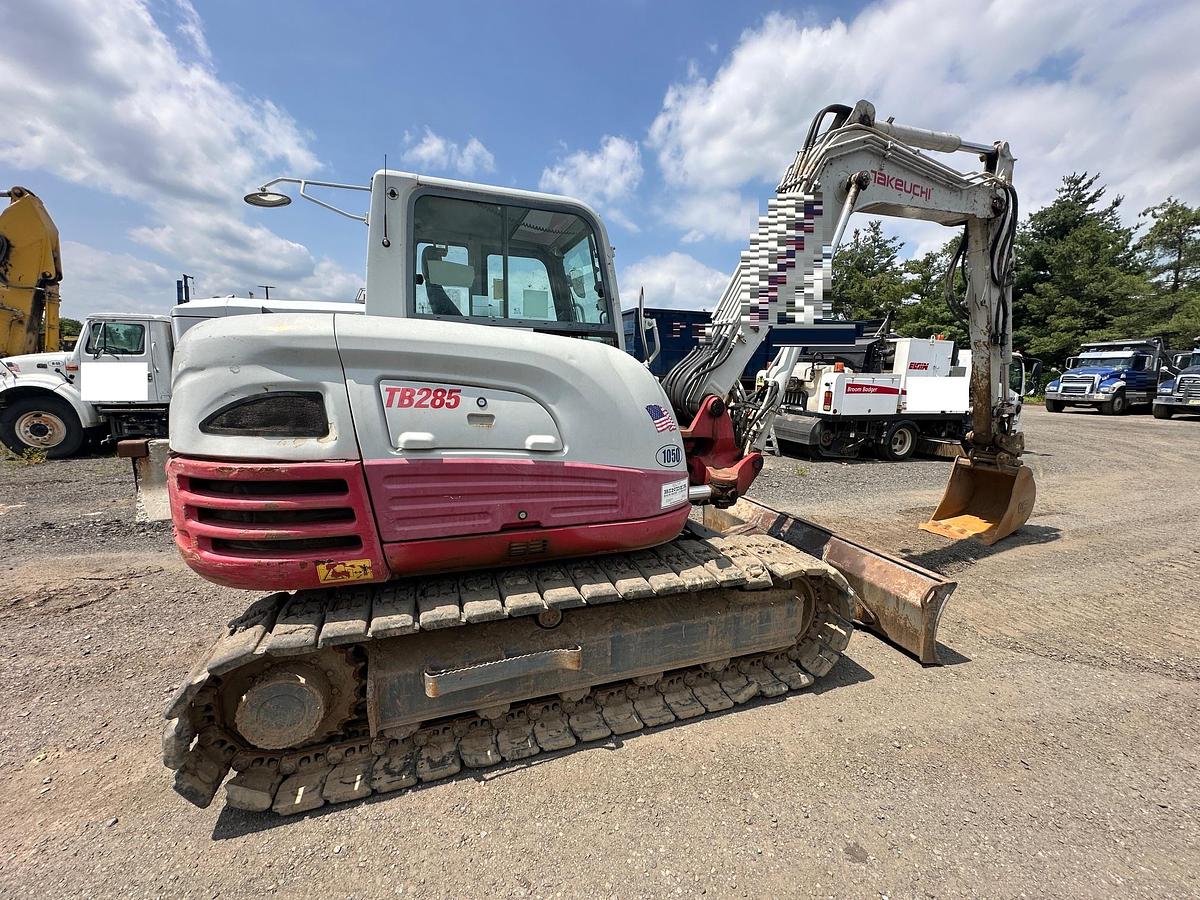 Used 2013 TAKEUCHI TB285