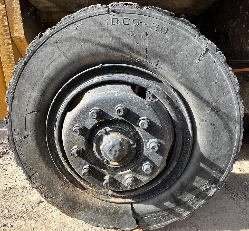 Used 1982 WIGGINS WD228y