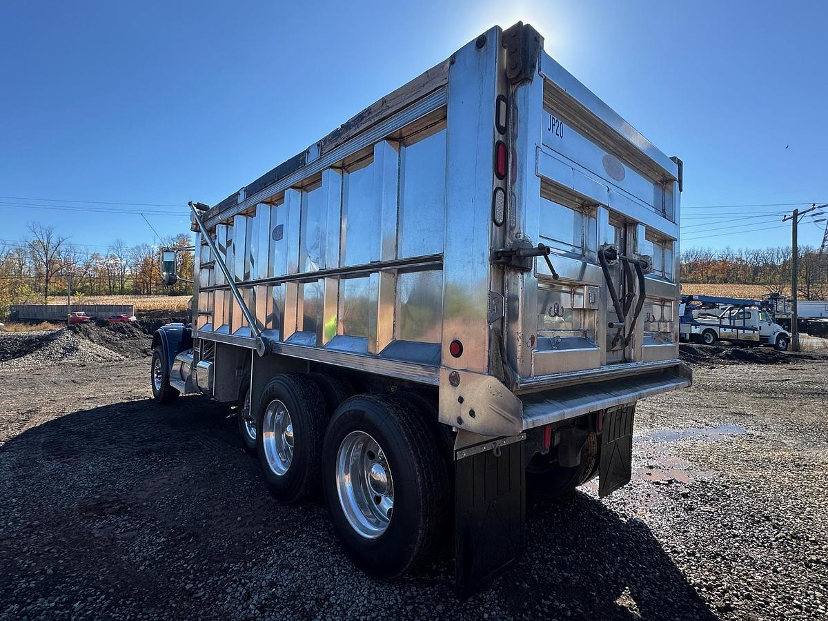 Used 2016 PETERBILT 365