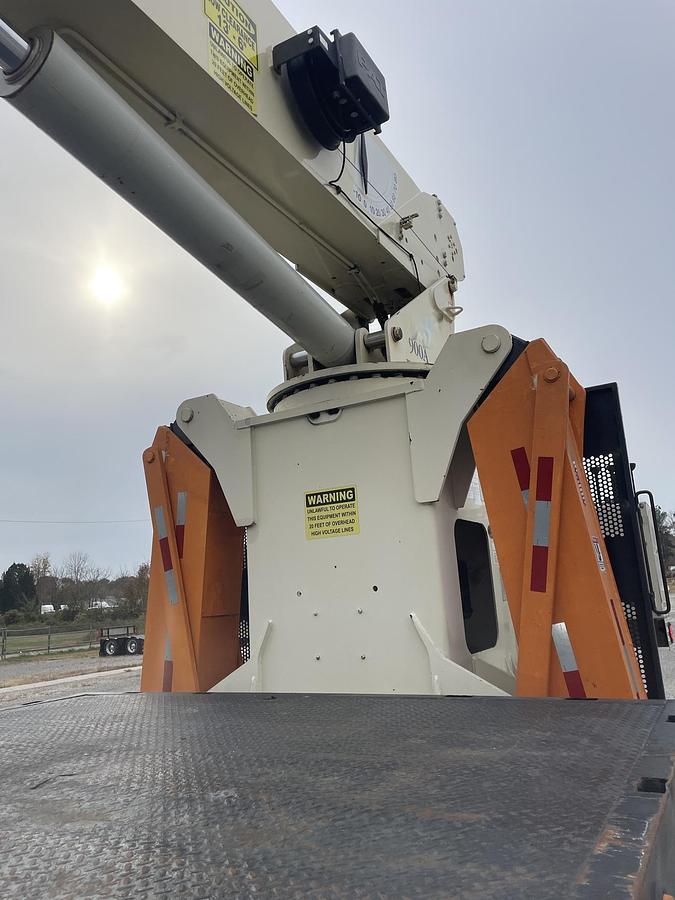 Used 2008 PETERBILT 365 Crane