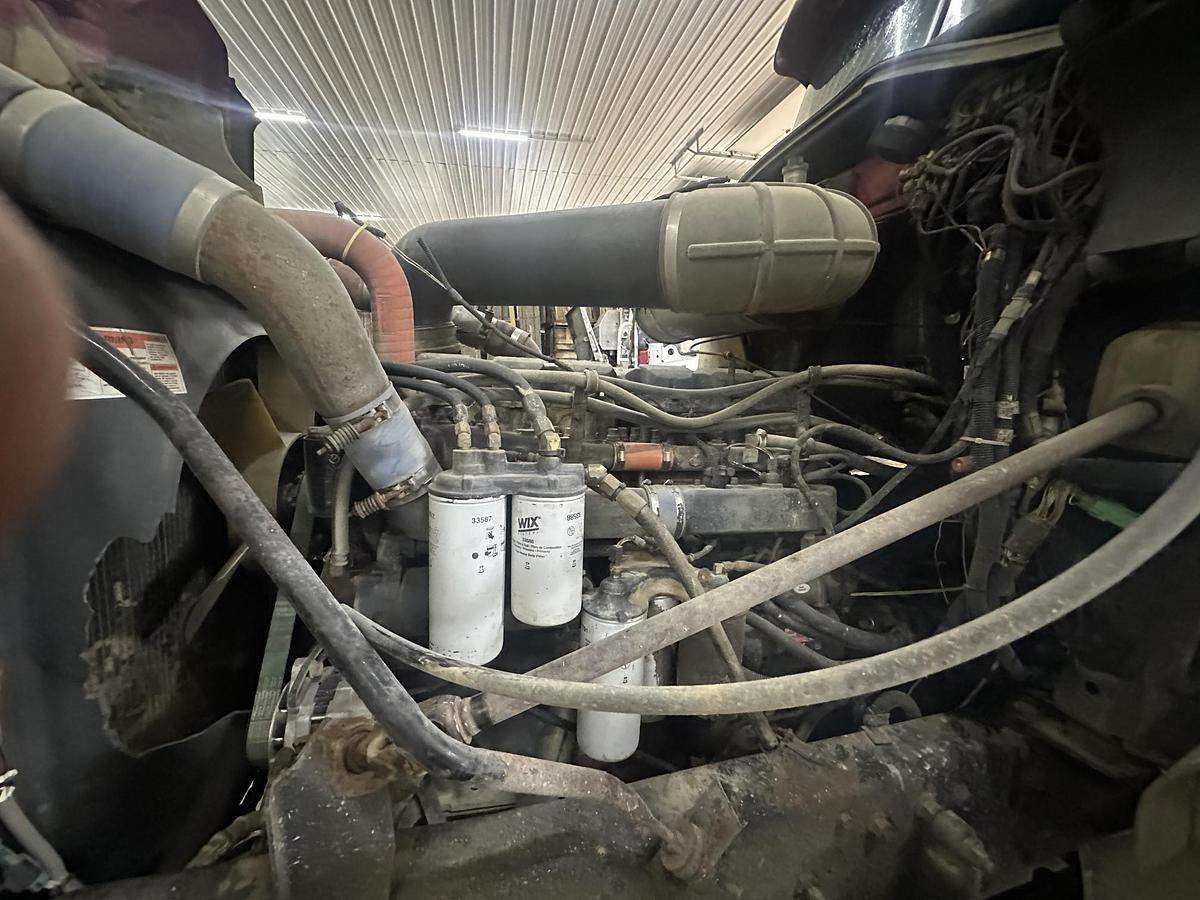 Used 1999 MACK CL713