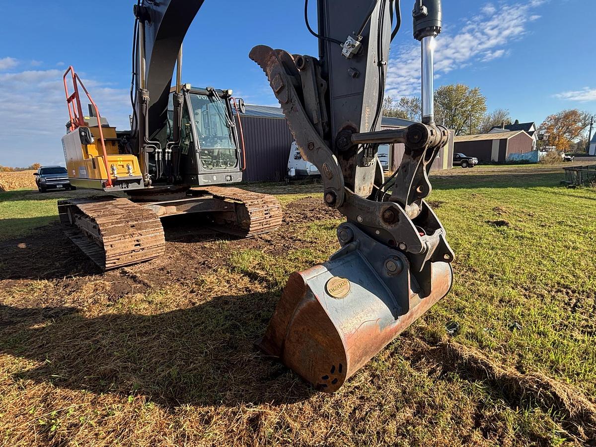 Used 2019 VOLVO EC220EL