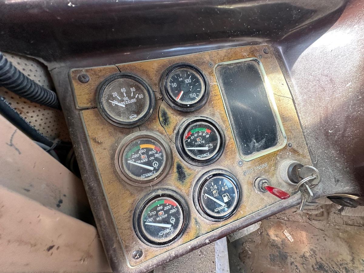 Used 1997 ADVANCE Front Discharge Mixer