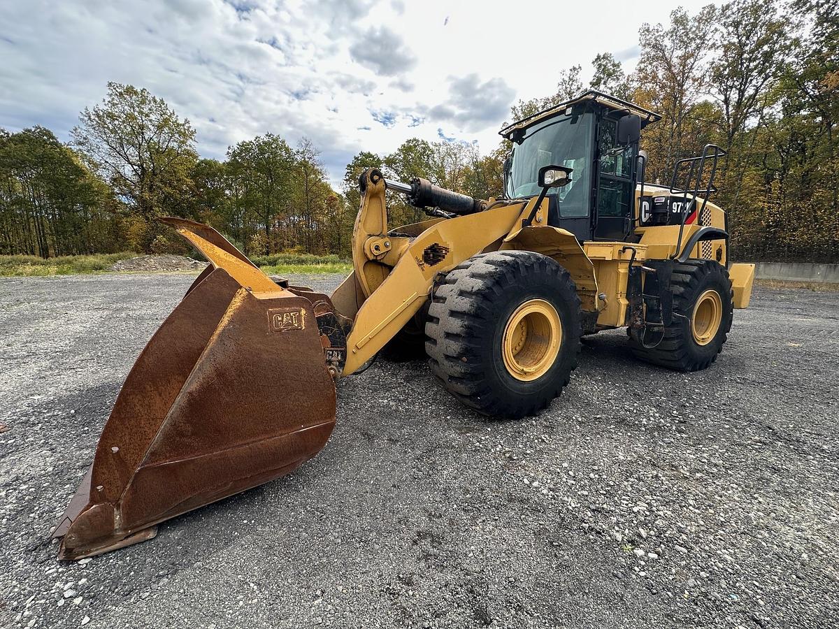 Used 2013 CATERPILLAR 972K