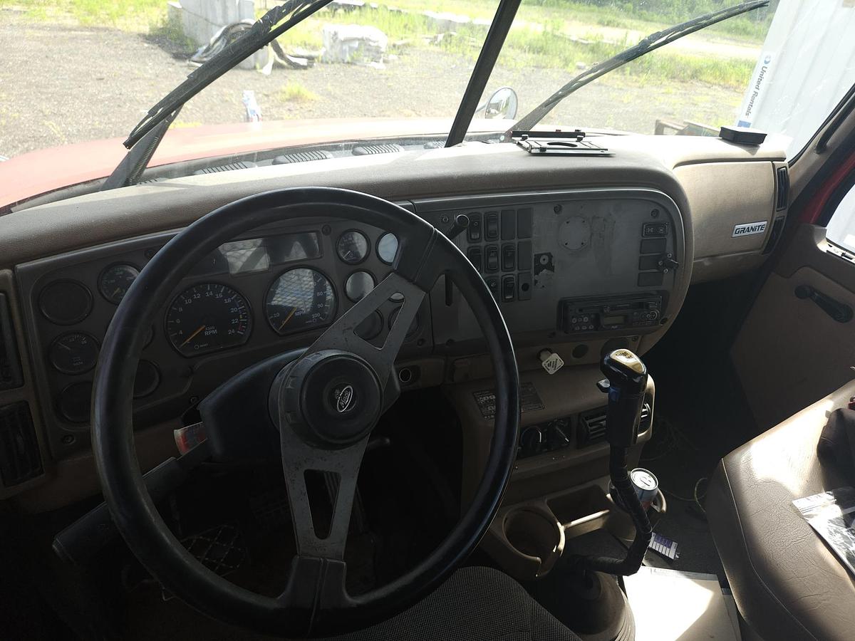 Used 2005 MACK  Granite CV713