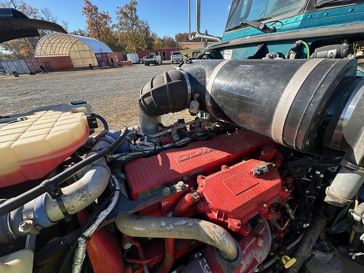 Used 2012 PETERBILT 365