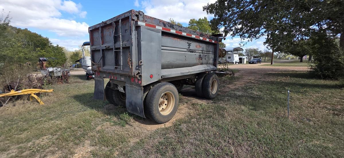 Used 1985 CLEMENT Pup Trailer