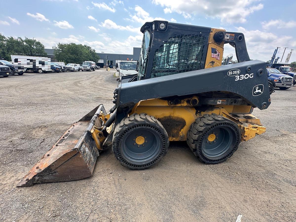 Used 2017 DEERE 330G