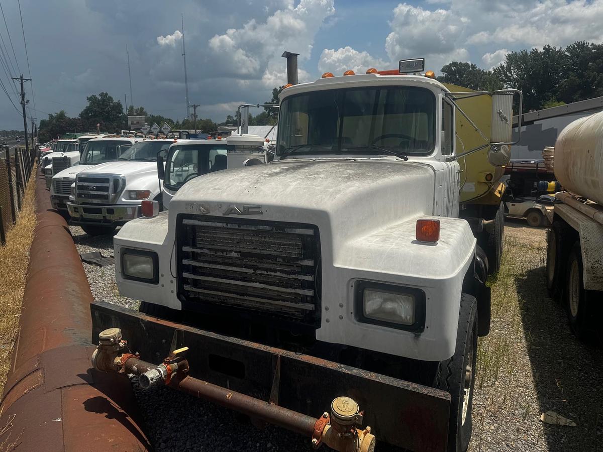 Used 1998 MACK RD690S