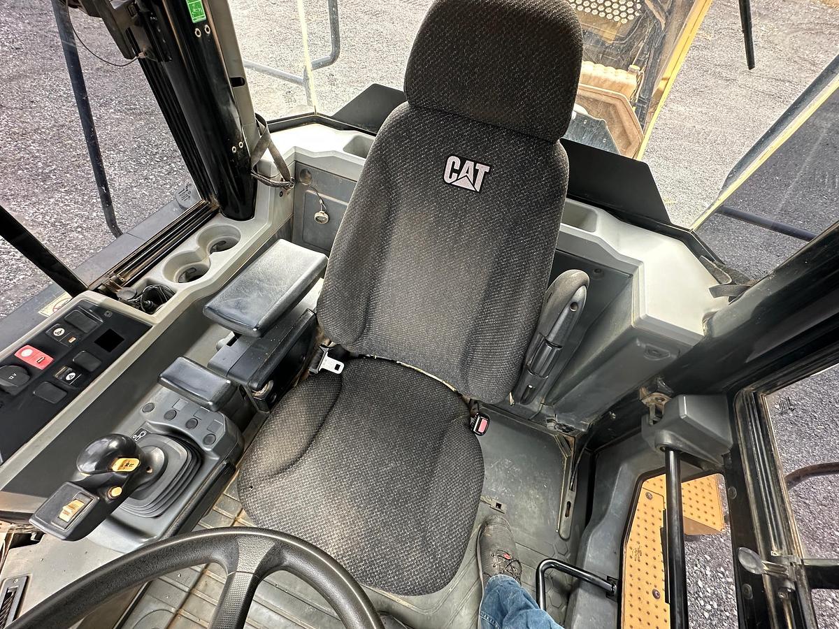 Used 2015 CATERPILLAR 962M
