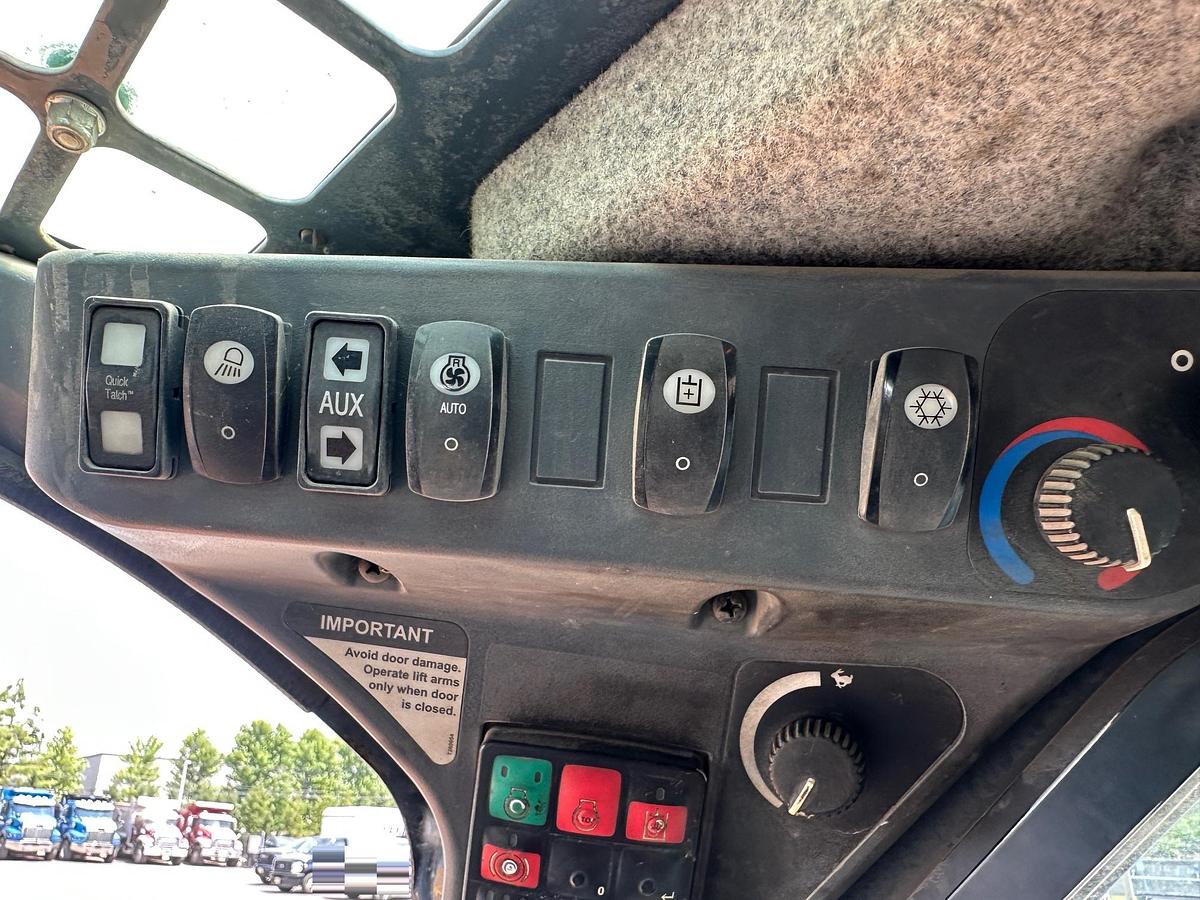 Used 2018 DEERE 332G